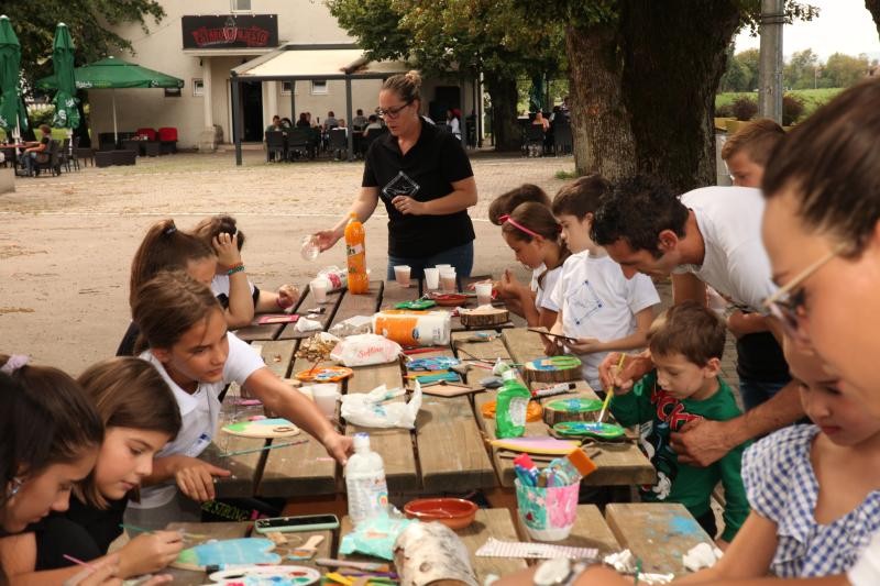 Nxitja e përfshirjes dhe kreativitetit tek fëmijët e Gradishkës (Gradiška)